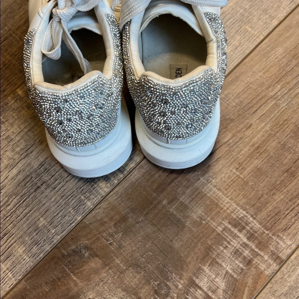 Steve Madden Gaines White Leather Sneaker With Bling Rhinestones Size 10